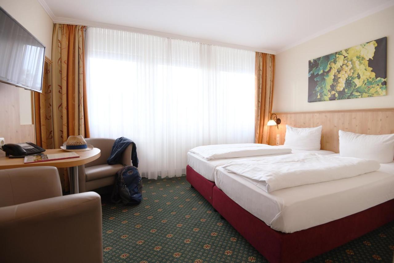 Moselstern Parkhotel Kraehennest Löf エクステリア 写真